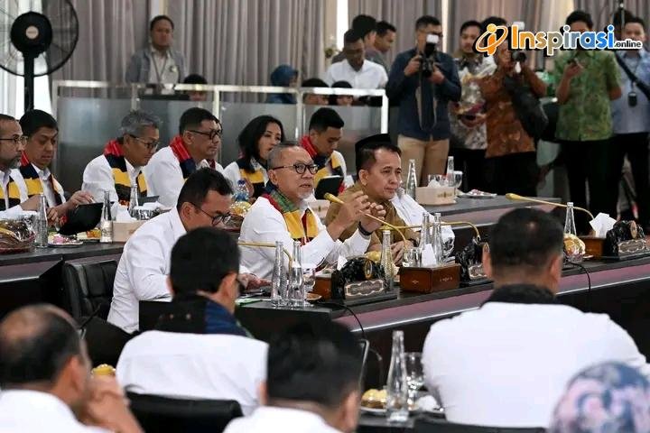 Keterangan Foto : Pj Gubernur Sumut Agus Fantoni dalam sambutannya optimis pertanian Sumut bisa maksimal, Selasa (21/01/2025)